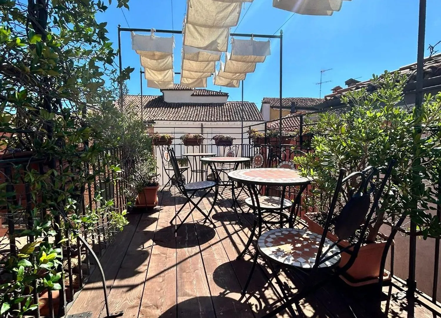 Ca' San Trovaso - 6 Rooms Βενετία