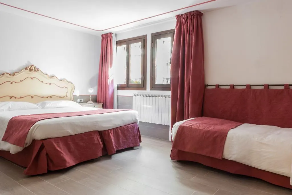 Ca' San Trovaso - 6 Rooms Venice