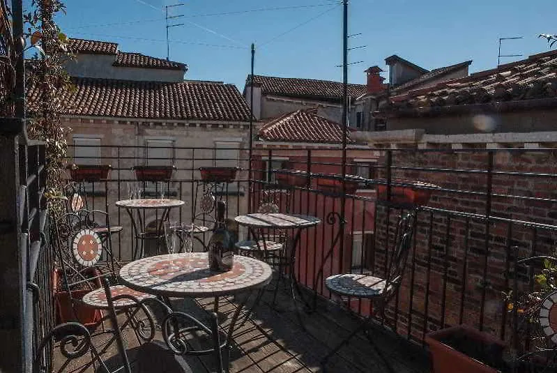 Bed & Breakfast Ca' San Trovaso - 6 Rooms Venice