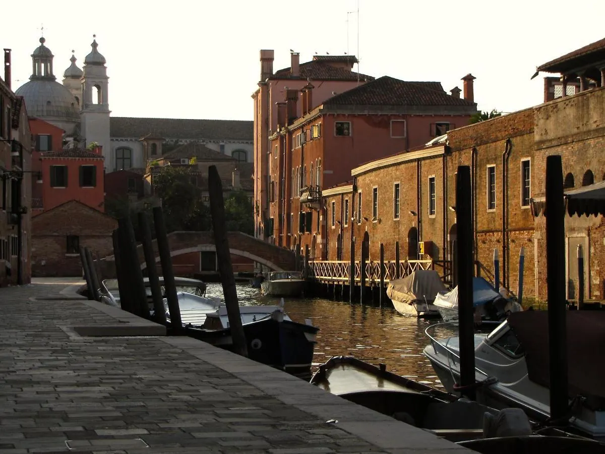 ** Bed & Breakfast Ca' San Trovaso - 6 Rooms Venice Italy