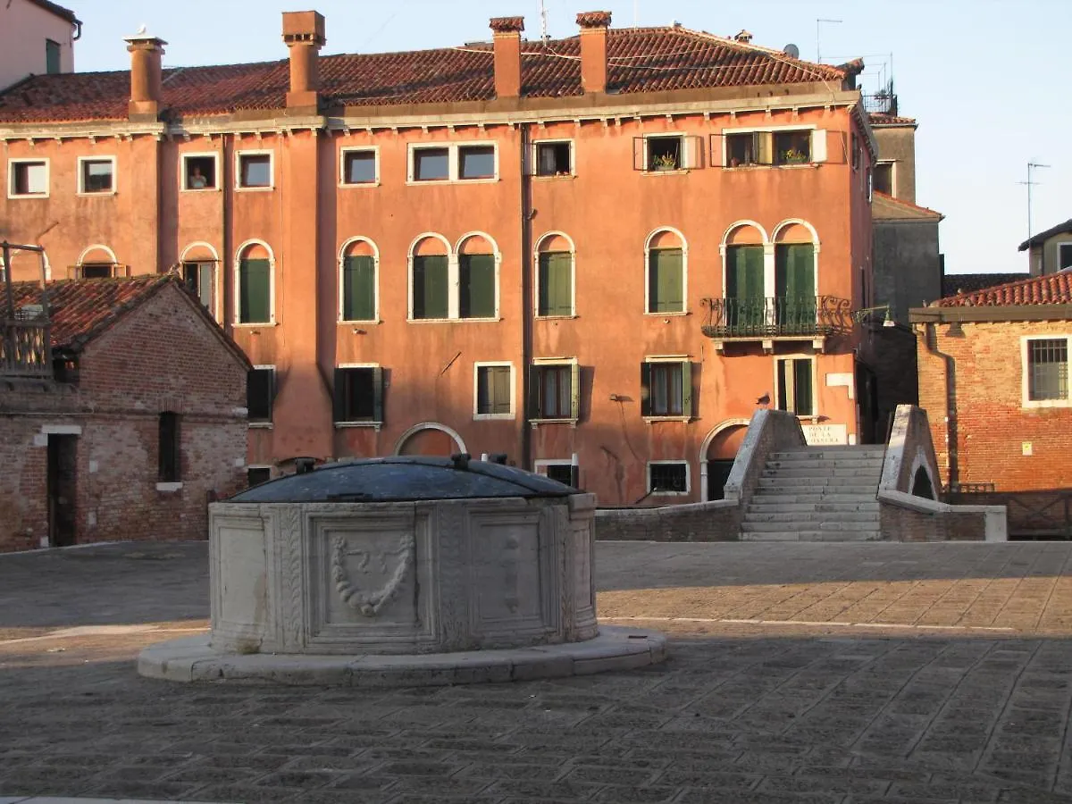 Bed & Breakfast Ca' San Trovaso - 6 Rooms Venice