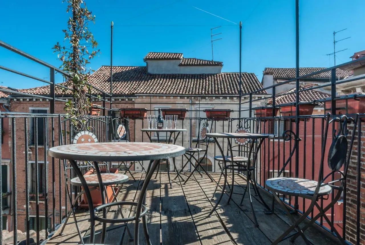 Ca' San Trovaso - 6 Rooms Venezia Italia
